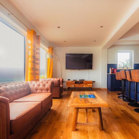 Luxury Cottage With Stunning Views By Fairy Pools 4 Carbost  Extérieur photo